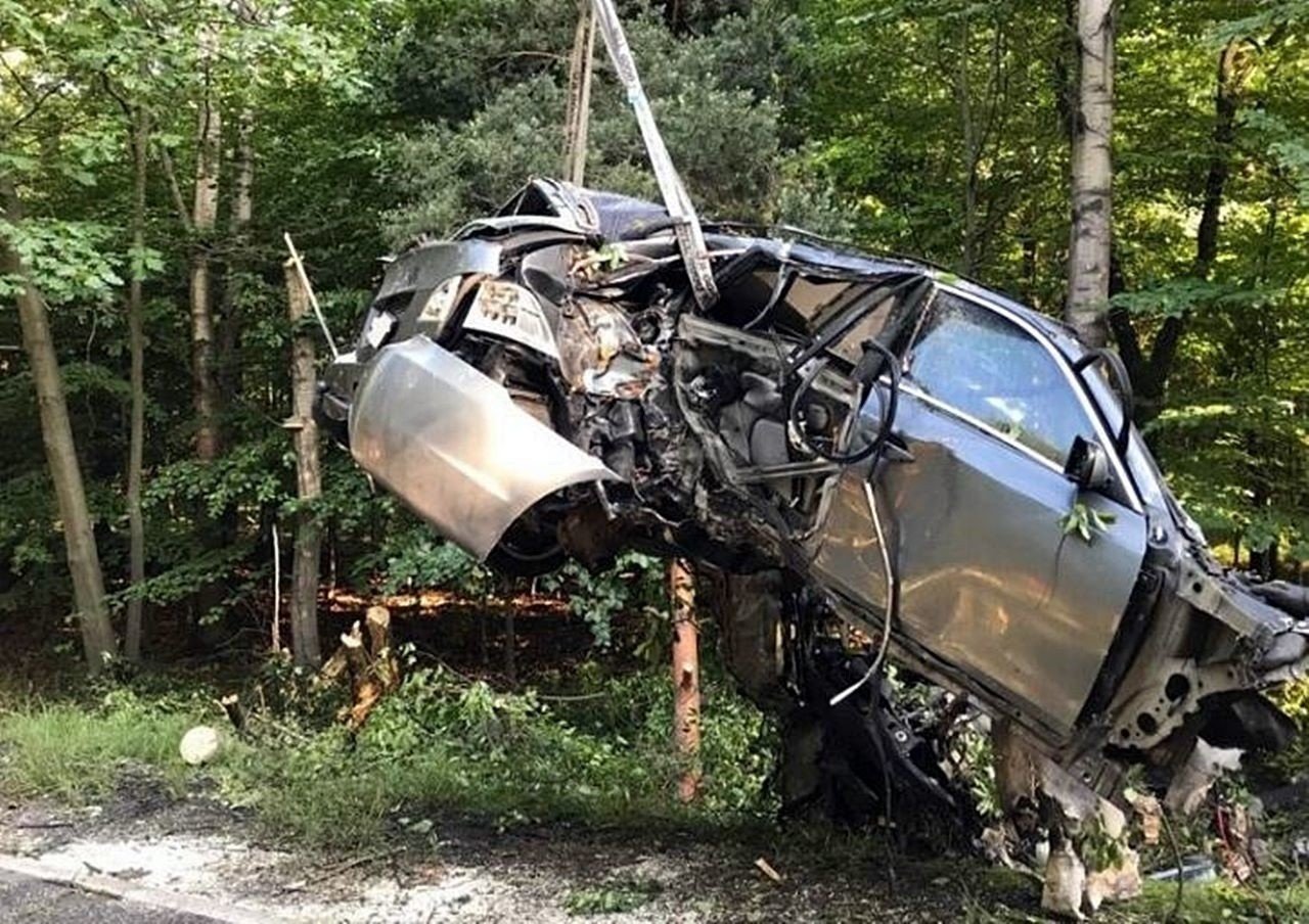 Koszmarny wypadek BMW w Katowicach. Z auta nic nie zostało