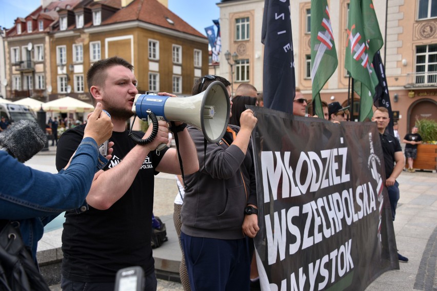 Młodzież Wszechpolska manifestowała przeciw polityce...