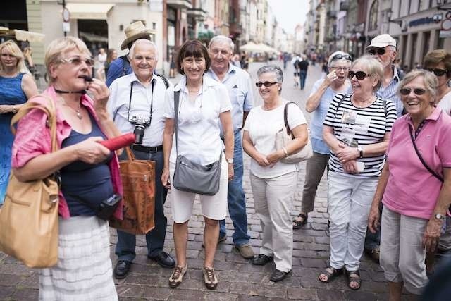 Zabytki i atrakcje Torunia przyciągają też licznych turystów z zagranicy