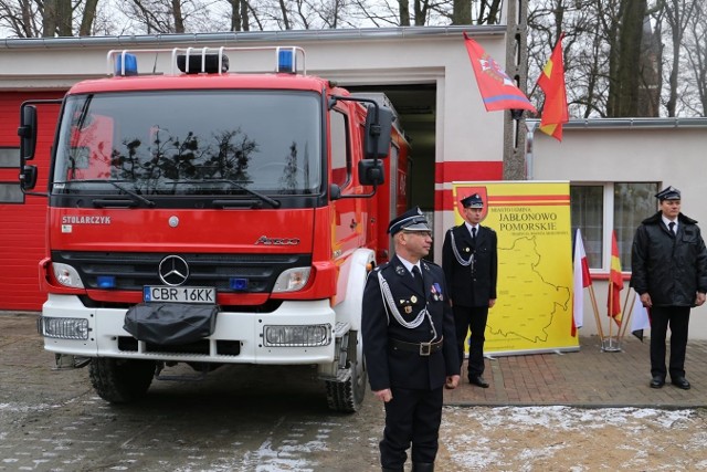 Poprzedni wóz Ochotniczej Straży Pożarnej w Konojadach był zużyty i nie nadawał się do wyjazdów ratowniczo-gaśniczych