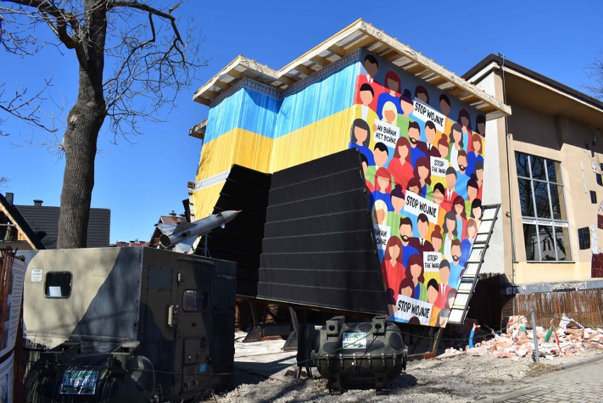 Zakopane. Dom do góry nogami zmienił się w wystawę o wojnie na Ukrainie
