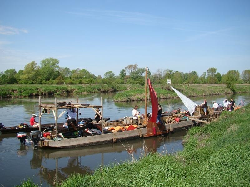 Flis Królewski po Wiśle wyruszył spod Oświęcimia do Gdańska. Uczestnicy mają do pokonania 941 km [ZDJĘCIA]