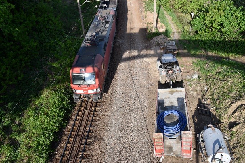 Prace na Szczecińskiej Kolei Metropolitalnej idą zgodnie z planem. Co dzieje się na placu budowy? [ZDJĘCIA]