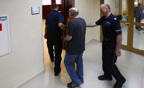57-letni Yaakov M. od dwóch lat siedzi w areszcie.