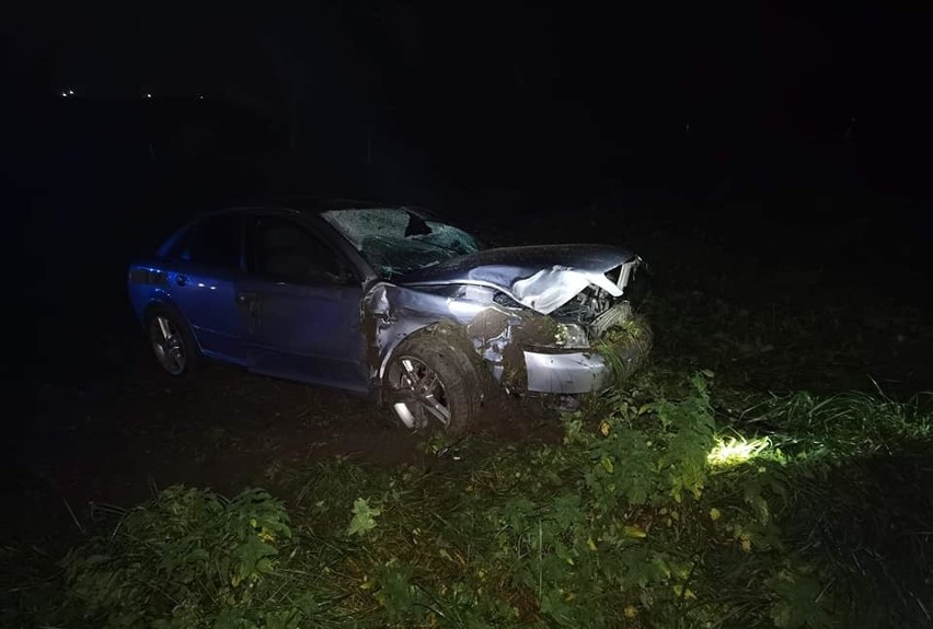 Wypadek na trasie Brańsk-Kiersnówek. Kierowca zjechał do rowu. Trafił do szpitala (zdjęcia)