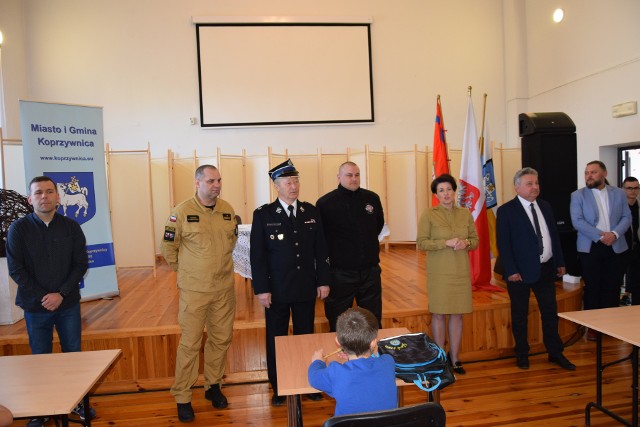 Konkurs otworzyła burmistrz Koprzywnicy Aleksandra Klubińska, życząc uczestnikom powodzenia podczas rozwiazywania testów.