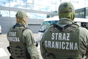 Morski Oddział Straży Granicznej interweniował na lotnisku w Gdańsku. Pijany pasażer nie stosował się do zasad bezpieczeństwa w trakcie lotu
