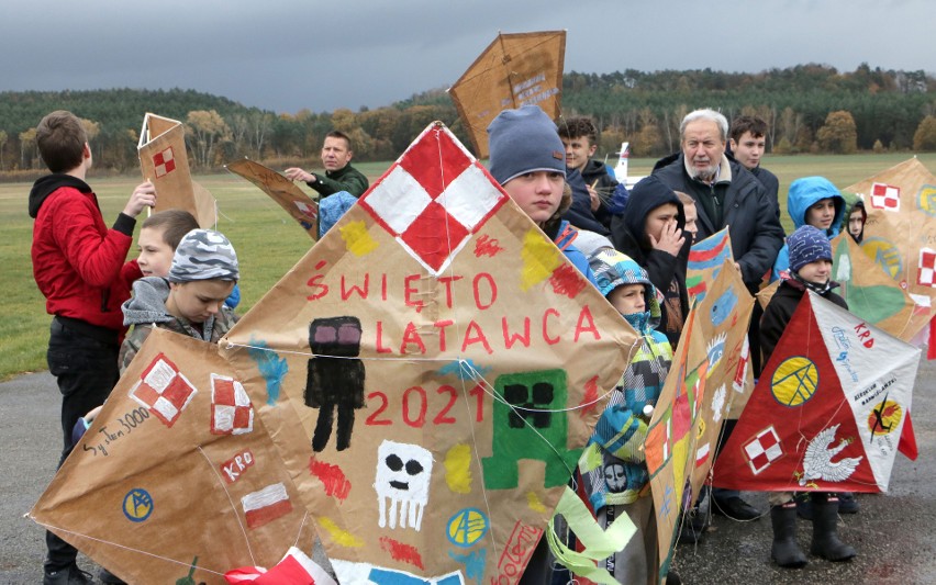 "Święto latawca" na lotnisku w podgrudziądzkich Lisich...