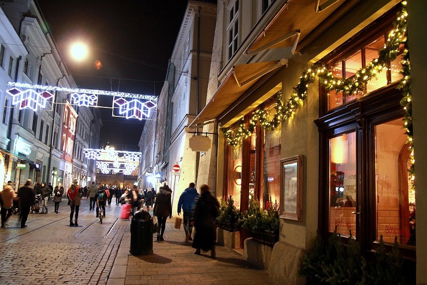 Świąteczne iluminacje Krakowa. Miasto niczym z bajki [ZDJĘCIA]