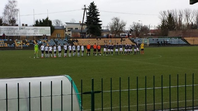 Rezerwy Legii Warszawa pokonały Łódzki Klub Sportowy 3:2 po między innymi dwóch rzutach karnych.