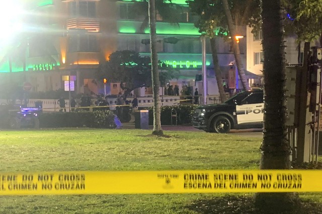 Dwie osoby zginęły w dwóch strzelaninach, do których doszło w weekend w Miami Beach na Florydzie