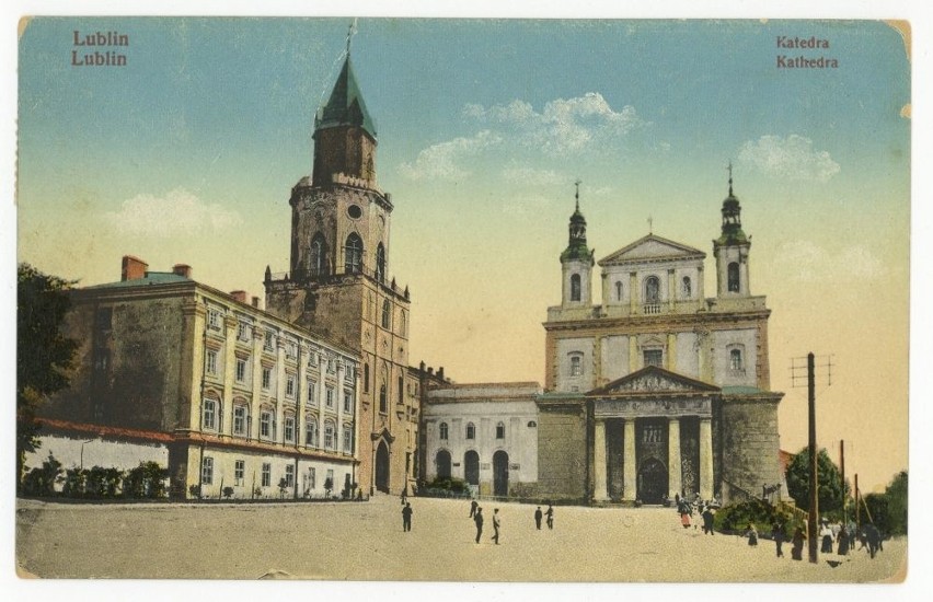 Plac Katedralny. Czarno-białe zdjęcie zostało pokolorowane