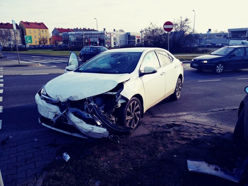 Do zderzenia samochodów doszło w niedzielę, 12 stycznia, na...