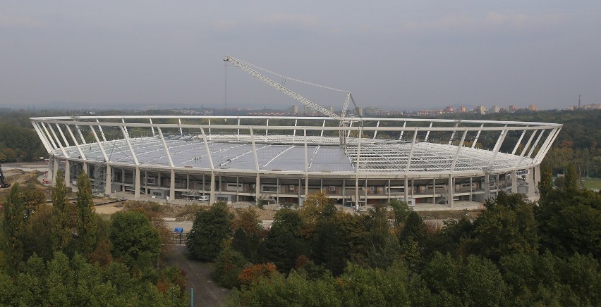 Przykryto już 7 z 40 części (tzw. pól) nowego stadionu