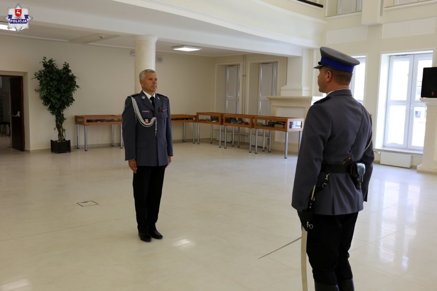 Lubelski garnizon ma 40 nowych policjantów. 11 z nich w środę złożyło ślubowanie. Zobacz zdjęcia
