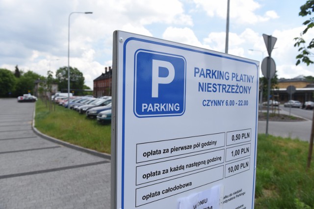 Tera za parking przy dworcu zapłacimy w parkometrze