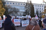 Protestowali w obronie zielonogórskiego Medyka. Pikieta przed urzędem marszałkowskim 