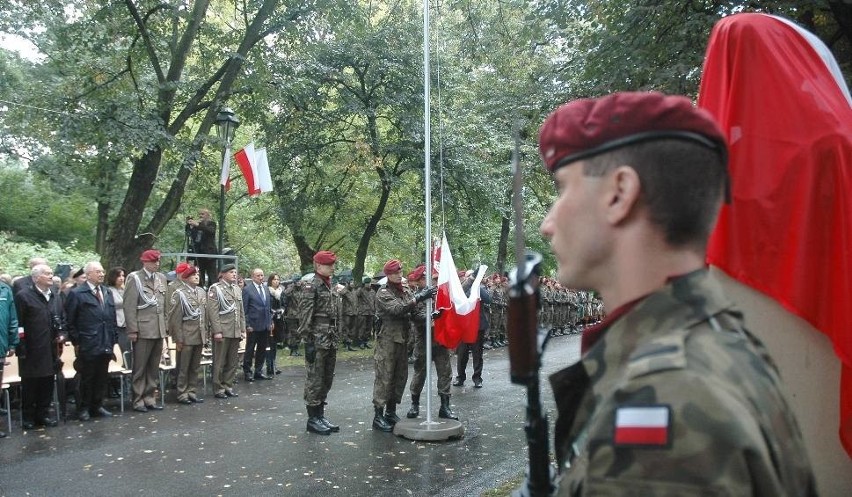 Młodsi podoficerowie:...