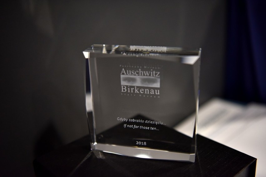 Oświęcim. Muzeum Auschwitz-Birkenau wręczyło nagrody "Gdyby zabrakło dziesięciu..." wolontariuszom wspierającym tę placówkę [ZDJĘCIA]