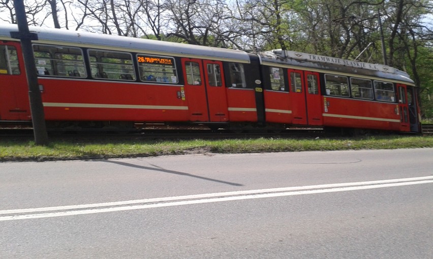 Sosnowiec: w Milowicach wykoleił się tramwaj linii nr 26 ZDJĘCIA