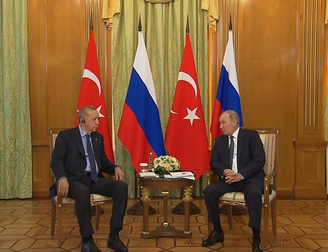 Erdogan spotkał się w piątek z Władimirem Putinem w Rosji.