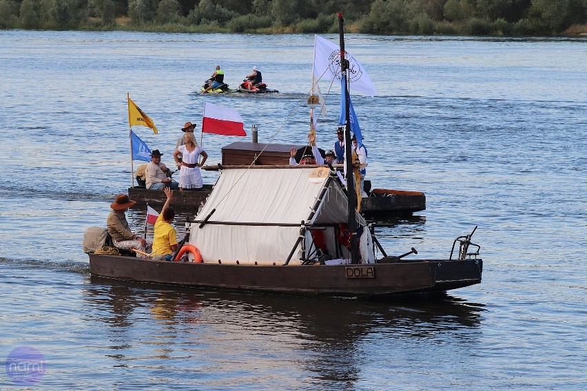 Festiwal Wisły 2023 we Włocławku - parada łodzi na Wiśle.