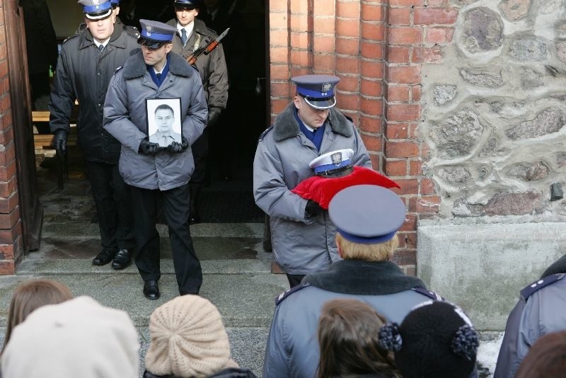 Tak żegnano policjanta, który zginął na służbie (zdjęcia)