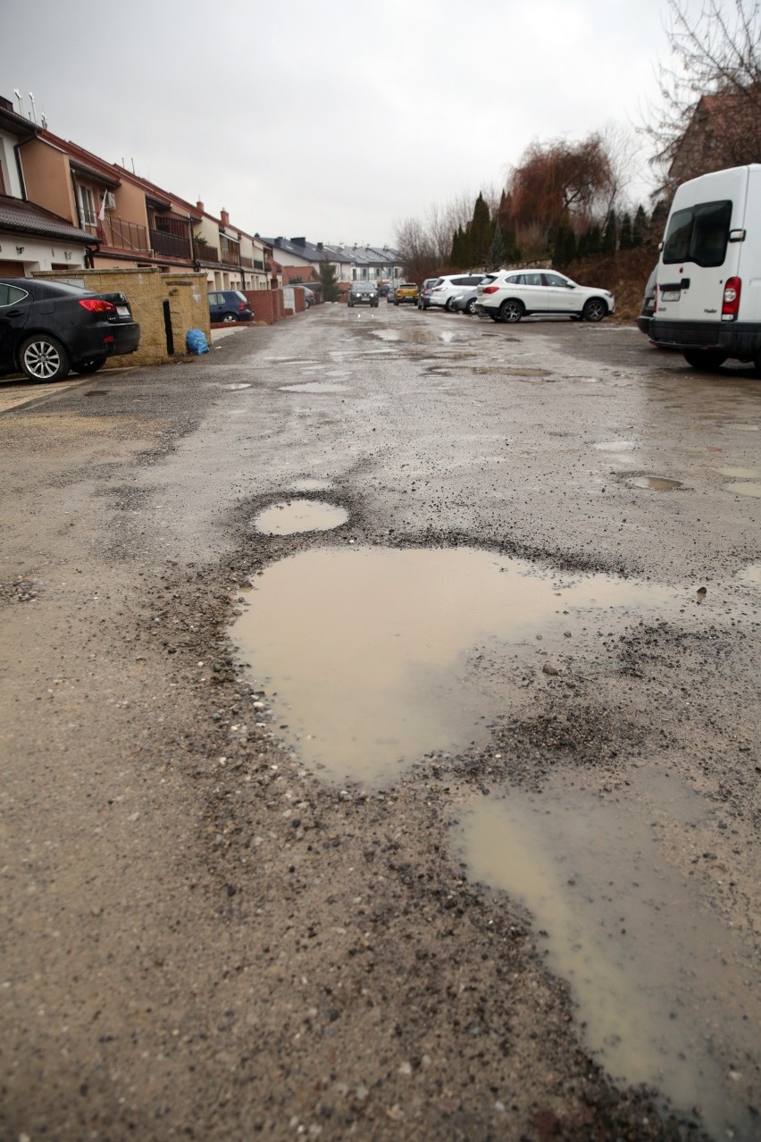 Lublin. Ul. Siewierzan zmieni się w „prawdziwą” ulicę. Kiedy kierowcy pojadą po asfaltowej jezdni? 
