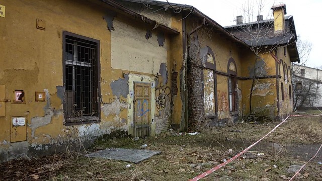 Stara cechownia kopalni Królowa Luiza w Zabrzu zawaliła się przez złomiarzy