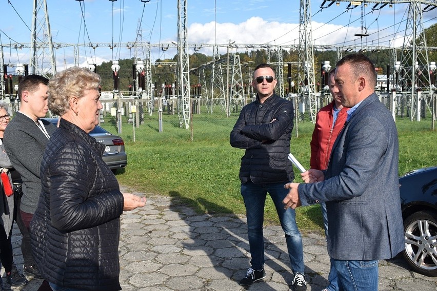 Nowy Sącz. Szlaban zamknięty na kłódkę, bo miasto zaspało z przejęciem drogi