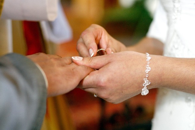 Przedślubna gorączka rodzi nieraz nieoczekiwane skutki. Niektóre małżeństwa kończą się szybciej nim padnie sakramentalne "tak&#8221;.