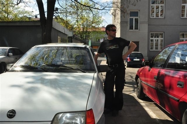 Nawet jeśli wprowadzona będzie dopłata z tytułu wyzłomowania starego auta to i tak właściciel będzie stratny, bo przecież za te pieniądze nie kupi sobie nowego samochodu - mówi Andrzej Kopyciok, kierowca z Radomia.