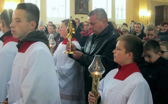 W uroczystości wzięło udział wielu mieszkańców Brus i okolic. Dla wiernych to wielkie wydarzenie w życiu parafii.