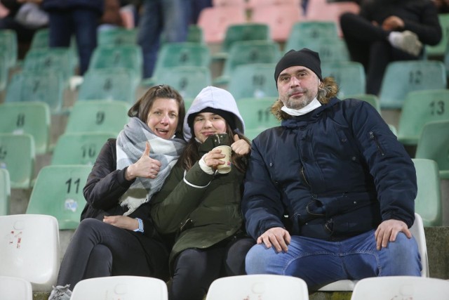 25.02.2022. Kibice na meczu Zagłębie Sosnowiec - Odra Opole.  Zobacz kolejne zdjęcia. Przesuwaj zdjęcia w prawo - naciśnij strzałkę lub przycisk NASTĘPNE