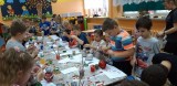 Dzieciaki ze szkoły w Osięcinach wykonały piękne ozdoby na choinkę