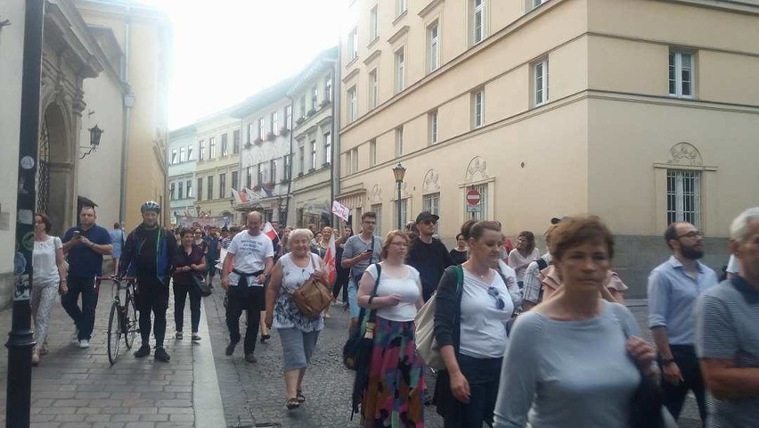 24 lipca 2017. Protest w obronie niezależności sądów na...