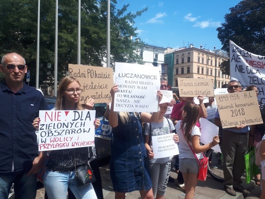 Wielki plan dla zieleni. Mieszkańcy protestują i atakują prezydenta. Ułożyli wierszyk