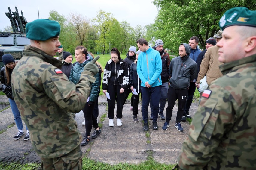 Ćwiczenia w kamaszach, czyli „Trenuj jak żołnierz” w Lublinie. Szkolenia wojskowe [ZDJĘCIA]