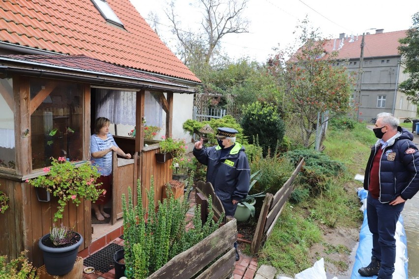 Poziom Odry w Brzegu maleje, ale rzeka nadal przekracza...