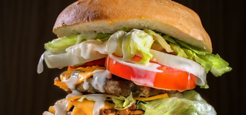 Sos do burgera to obowiązkowy element, który podkreśli smak...