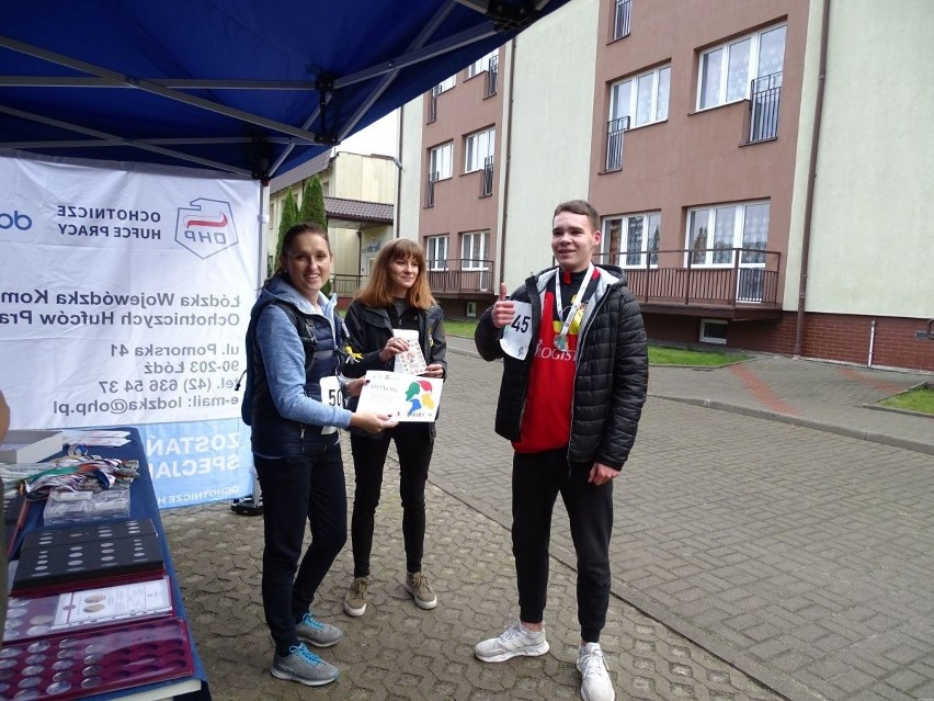 Bieg papieski w Dobieszkowie. 105 uczestników pobiegło dla papieża ZDJĘCIA