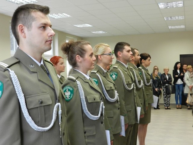 W piątek, 17 czerwca, w komendzie Nadodrzańskiego Oddziału Straży Granicznej w Krośnie Odrzańskim 24 funkcjonariuszy odebrało z rąk komendanta gen. bryg. SG Andrzeja Kamińskiego akty mianowania na stopień kaprala.