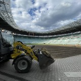 Znów wymieniono murawę na stadionie. Kto za to płaci? Zobacz zdjęcia