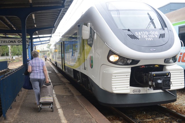 W nowym rozkładzie pociągów PKP Zieona Góra zyskała dodatkow połączenie do Warszawy.