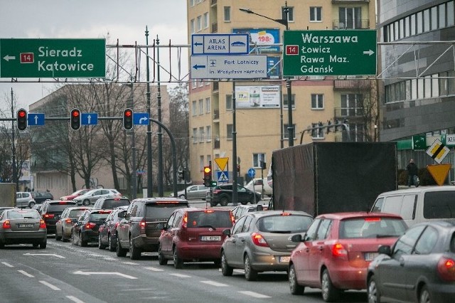 Tablice z błędem mają wisieć przynajmniej do końca roku...