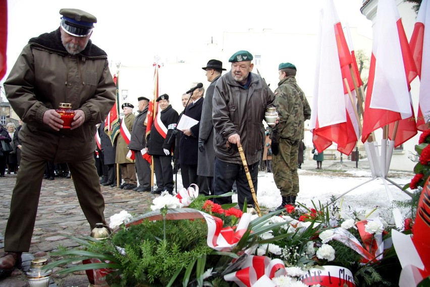 Uroczystości pod pomnikiem Matki Sybiraczki