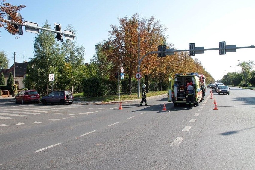 Auto wjechało na chodnik.