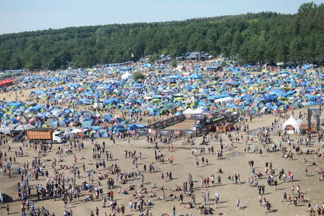 Według policji na Przystanku Woodstock 2016 uczestniczyło około 280 tys. osób. Zdaniem organizatora w imprezie wzięło udział między 450, a 500 tys. ludzi. Była to 22. edycja festiwalu.