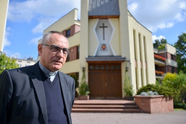 Ksiądz Mirosław Cisowski wspomina zmarłego biskupa Kazimierza Ryczana.