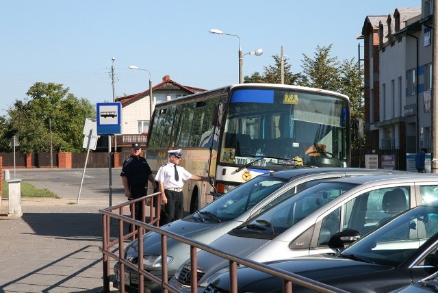 Policjanci będą przez najbliższe dni kontrolowali autobusy, którymi jeżdżą dzieci. 
